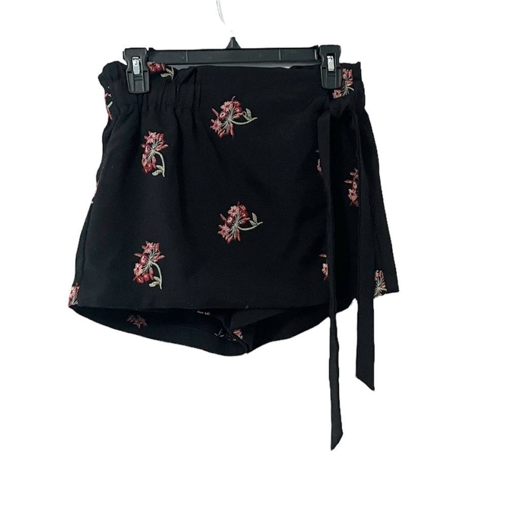Endless Rose Skort Black Flowers Embroidered Size S